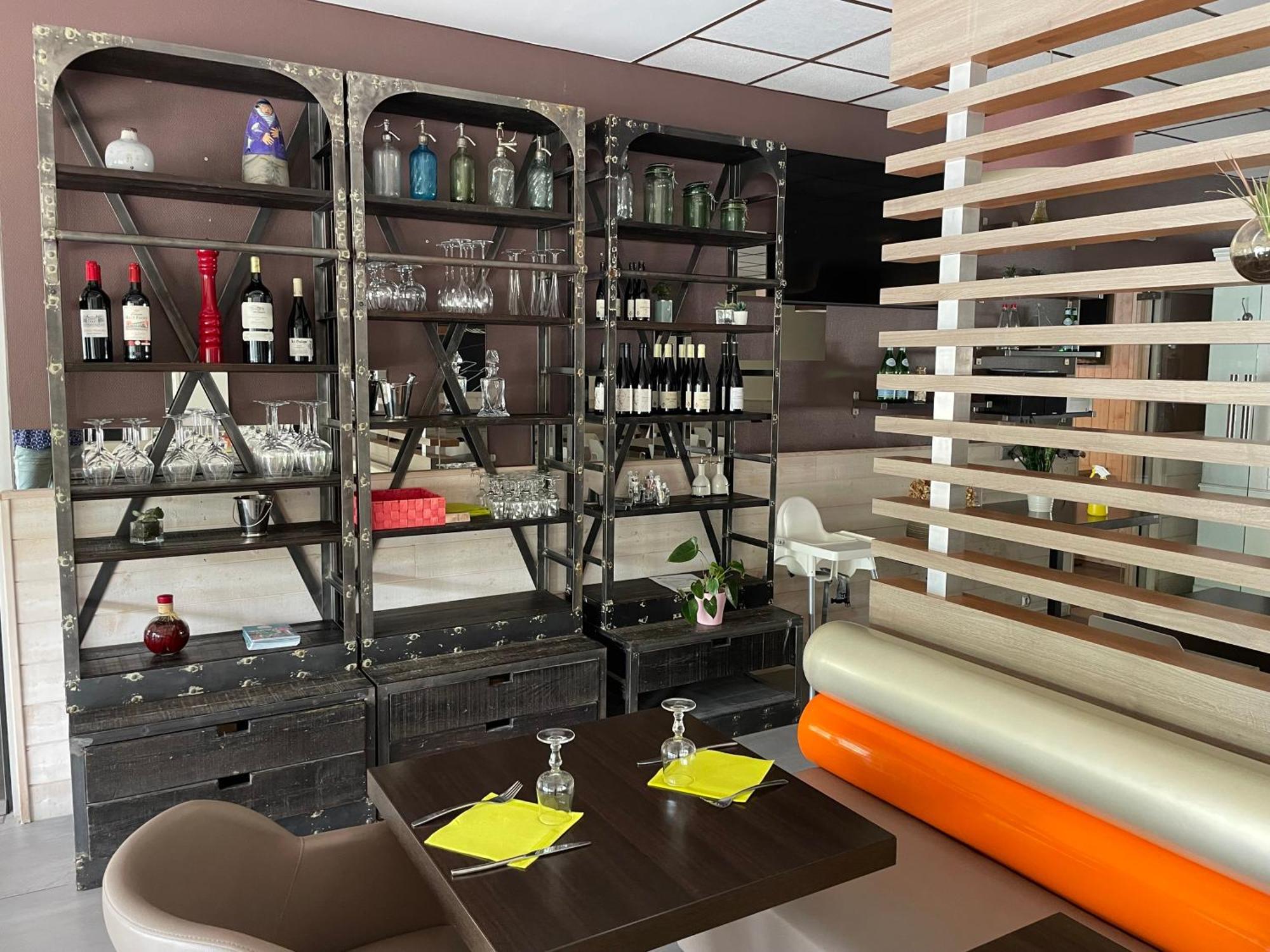 Cit'Hotel Le Chene Vert เลส์ซาบล์-โดล็อนน์ ภายนอก รูปภาพ