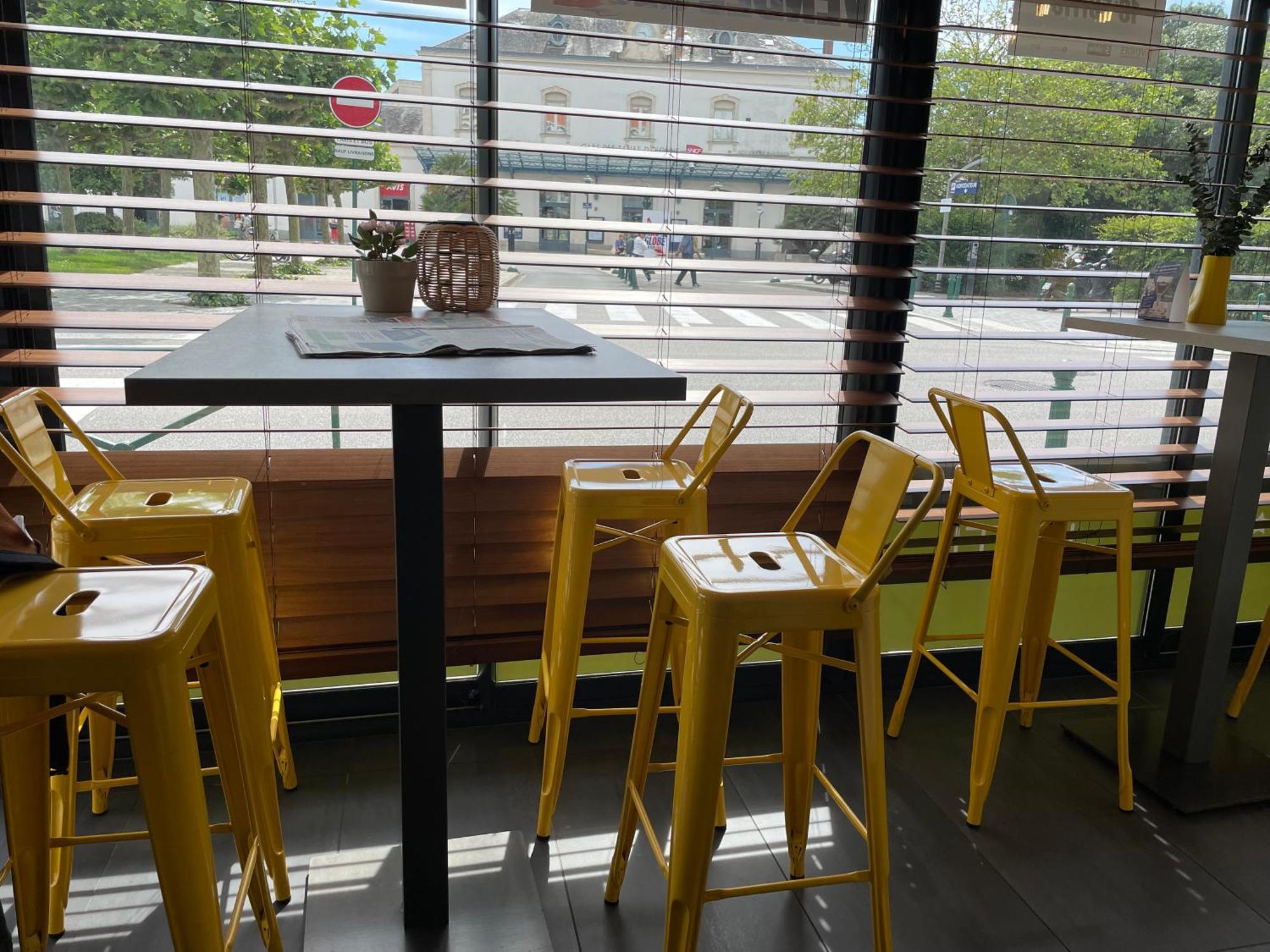 Cit'Hotel Le Chene Vert เลส์ซาบล์-โดล็อนน์ ภายนอก รูปภาพ