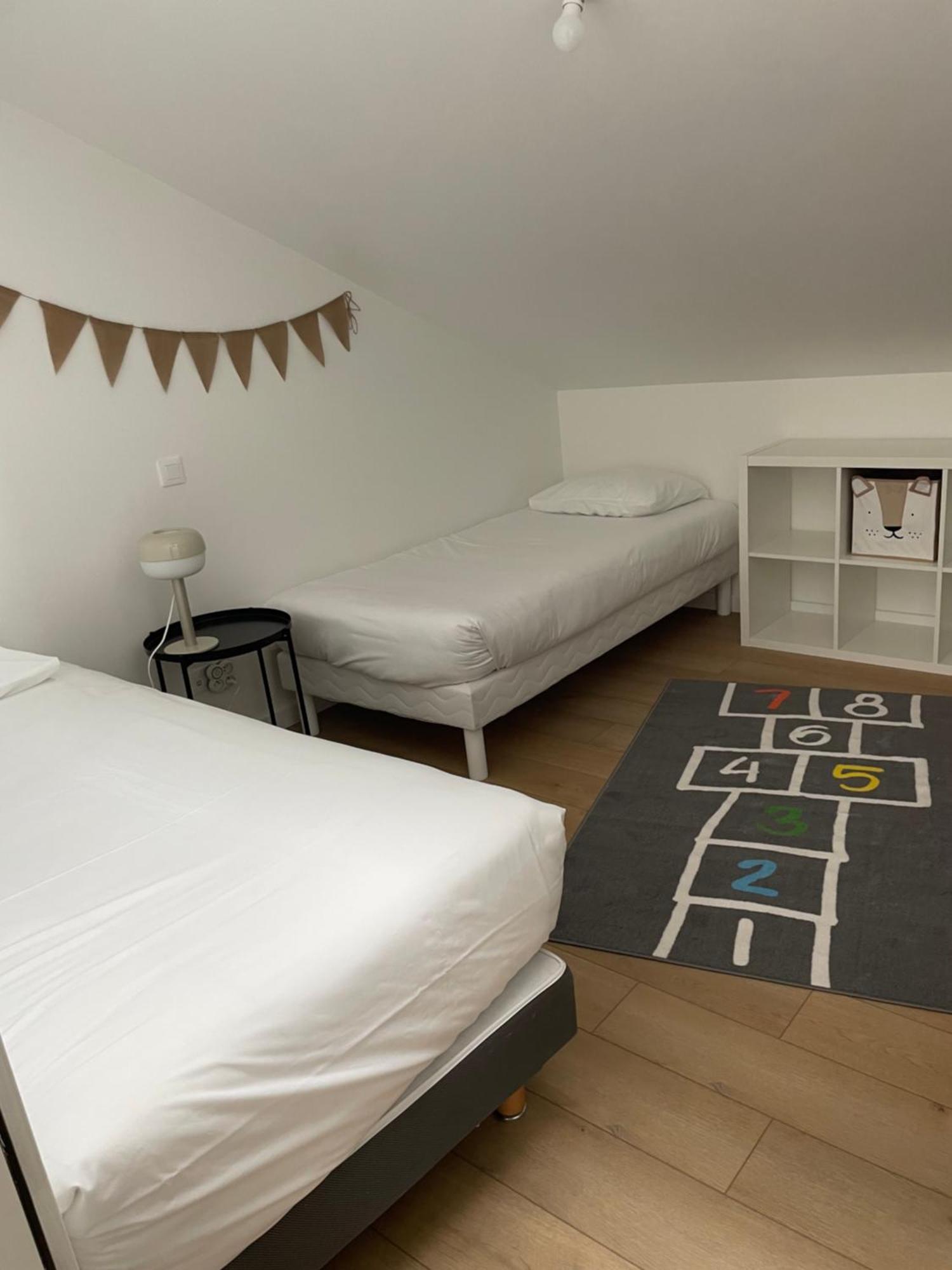 Cit'Hotel Le Chene Vert เลส์ซาบล์-โดล็อนน์ ภายนอก รูปภาพ